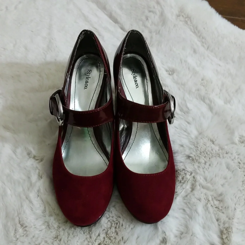 Style & Co| Vintage Burgundy suede high heel pump - Picture 3 of 14